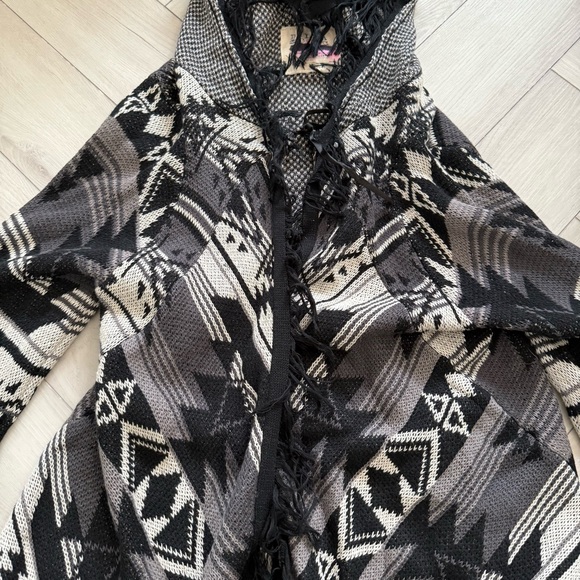 ๐ Billabong Aztec Love Letter Cardigan - Picture 2 of 9